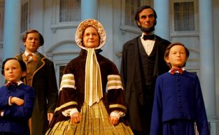 Tour the Abraham Lincoln Museum and Lincoln Sites - Springfield, IL
